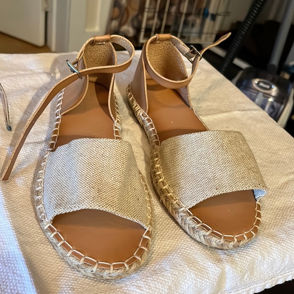 Leather/canvas sandals